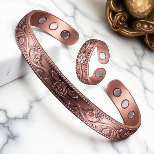 Solid copper jewelry set (bracelet + ring) — featuring a minimalist, vintage-style bracelet paired with a magnetic ring adorned with a leaf motif.stylish and chic, perfect for everyday wear.Adjustable size,suitable for both men and women.
