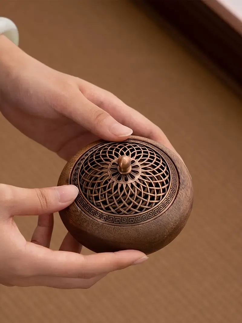 ZenMaster Bronze Incense Burner | Laser-Cut Cloud Patterns & Aroma Diffusion Art