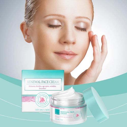 Daily moisturizer brightens skin, minimizes pores, and improves skin tone and texture for a smooth, youthful glow