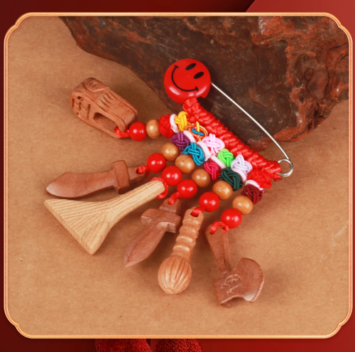 普陀山孕婦別針嬰兒壓驚外出龍蛇馬寶寶防驚跳平安護身符桃木別針