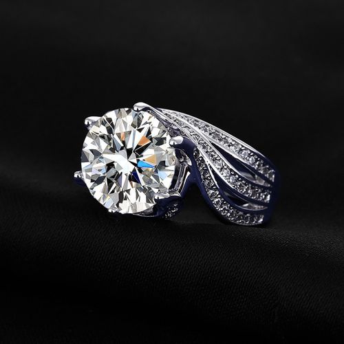 Luxury 5 Carat Moissanite Ring Full Paved Diamond‑Set Women Wedding Engagement Ring Perfect For Proposal Marriage