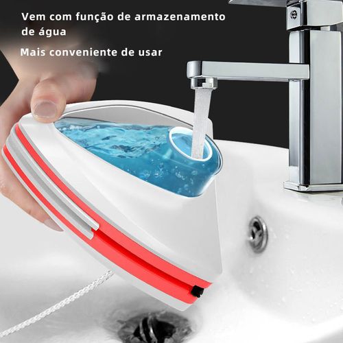 Limpador de vidros e janelas com água