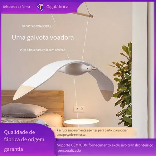 Pingente de madeira de gaivota voadora