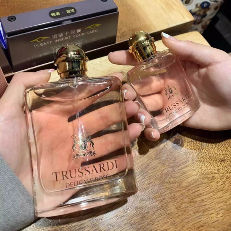 義大利正品 Trussardi杜魯薩迪雅逸玫瑰女士淡香水EDT 花果麝香調
