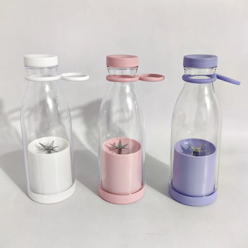 A juicing cup as cute as a small wine bottle, with 6 powerful blades, and portable by hand.
