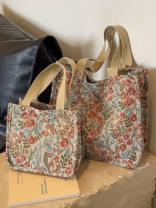 The new fashionable canvas is durable and paired with fashionable embroidery, customizing a large-capacity single-shoulder handbag