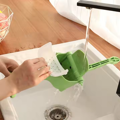 Creative household portable multi-functional handheld manual fruit juicer