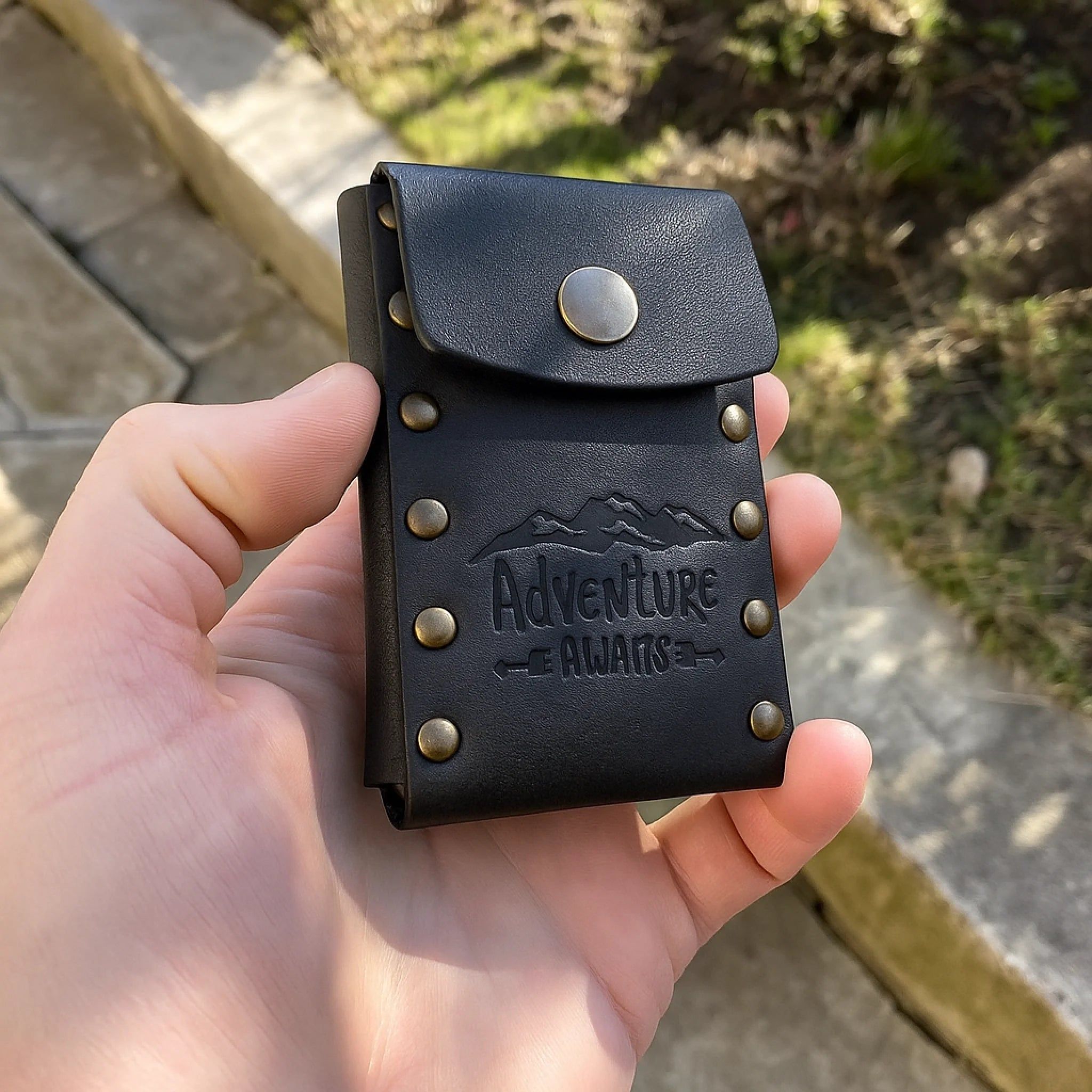 Aventura - Tarjetero de cuero vintage hecho a mano - Nombre personalizable