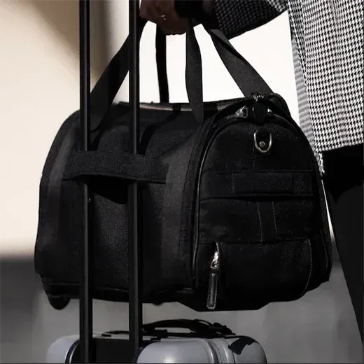 🧳 THE CONVERTIBLE DUFFLE GARMENT LUGGAGE（With wheels）