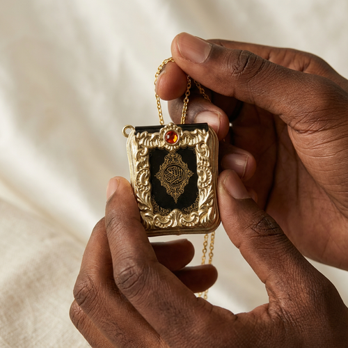📖📖Mini Real Paper Quran Keychain – Readable Arabic Muslim Gift | Durable Gold Religious Hanging Jewelry