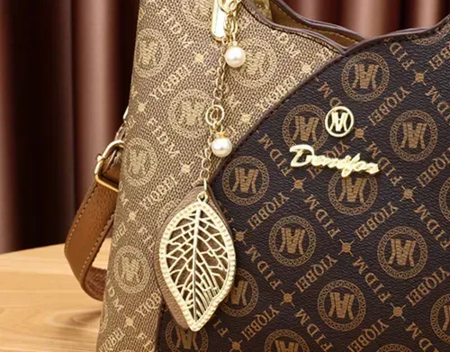 🔥 Lançamento 2025 | Bolsa de Luxo Feminina | Elegância Estampada | Bolsa de Ombro & Crossbody Fashion | Design Exclusivo | Alta Qualidade | Perfeita para Presentes | Moda Feminina Angola | Bolsa Estilosa e Versátil | Tendência 2025 | Estoque Limitado | Entrega em Luanda