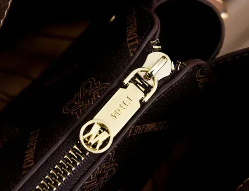 🔥 Lançamento 2025 | Bolsa de Luxo Feminina | Elegância Estampada | Bolsa de Ombro & Crossbody Fashion | Design Exclusivo | Alta Qualidade | Perfeita para Presentes | Moda Feminina Angola | Bolsa Estilosa e Versátil | Tendência 2025 | Estoque Limitado | Entrega em Luanda