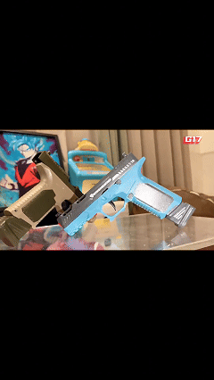 Toy gun with soft bullets, SIG17 Glock automatic rapid-fire shell-ejecting model, realistic toy pistol.