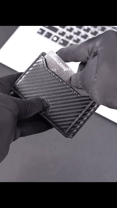 Men's carbon fiber small card holder, business style multi-card slot magnetic clasp card case, high-end feel ID and credit card holder.