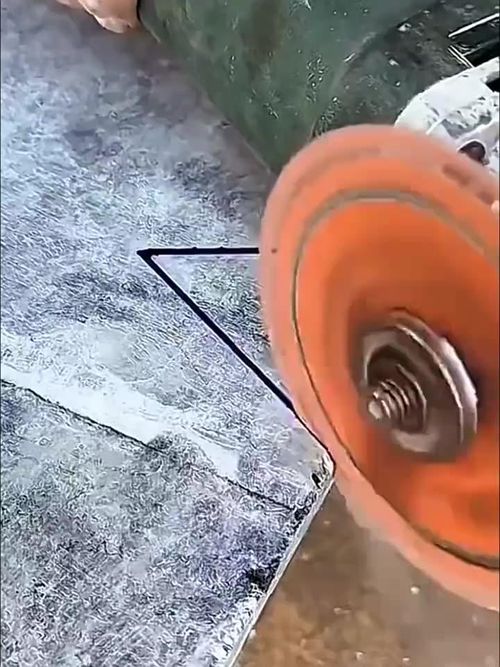 Angle grinder multi-functional composite cutting disc for glass, ceramic tiles, slabs, cement, marble, and cast iron saw blades with high hardness.
