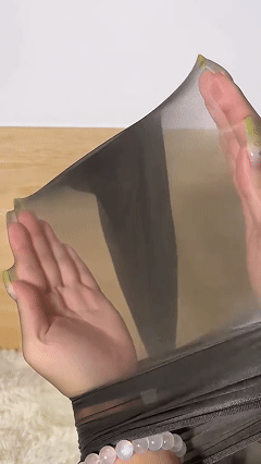 Aurora brand offers sexy, silky, and lustrous pantyhose. Featuring a 360-degree seamless design, ultra-thin 0.1D material, high waist design, anti-snagging properties, and excellent durability. One size fits most women (weight 111 to 144 pounds), with excellent elasticity.