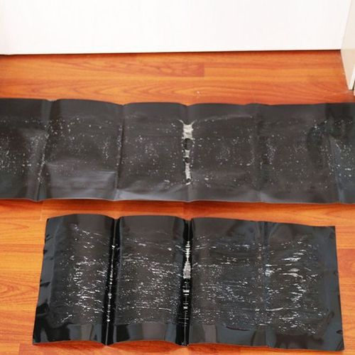 Strong sticky mouse trap