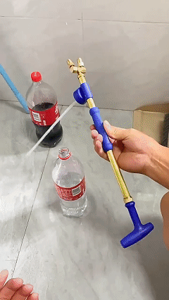 Reciprocating copper nozzle beverage bottle spray gun, cola bottle sprayer, manually adjustable small spray gun.