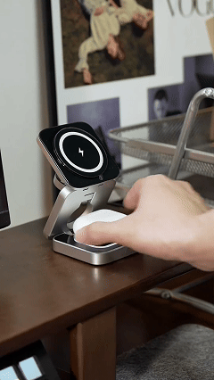 Foldable 3-in-1 Magnetic Wireless Charger for Phones and Watches (3-in-1 Wireless Charging Station)