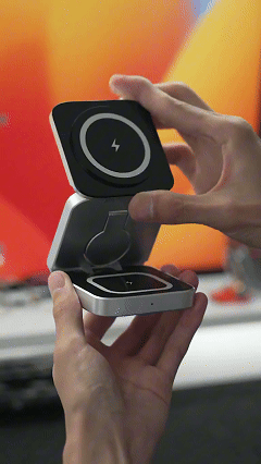 Foldable 3-in-1 Magnetic Wireless Charger for Phones and Watches (3-in-1 Wireless Charging Station)