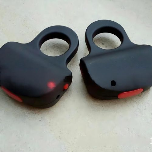 Women's anti-wolf stun gun buckle