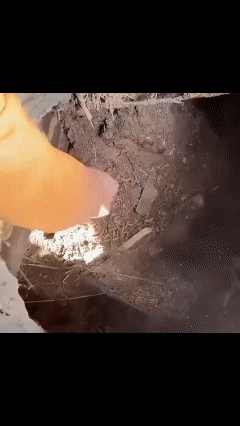 Handheld metal detector, high-sensitivity, compact size, suitable for exam security checks, mobile phone detection, outdoor scanning and detection.