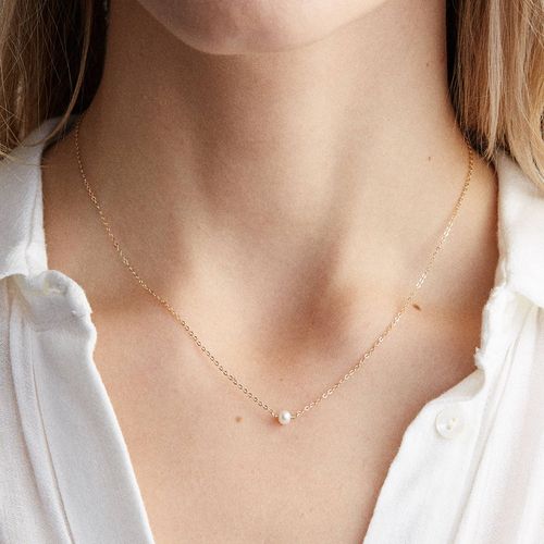 Minimalist Pearl Necklace