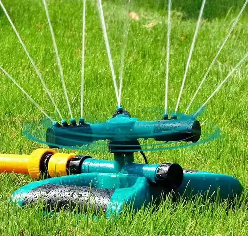 Aspersor rotativo automático de 360 ​​graus para horta. Acompanha mangueira de 10 metros.