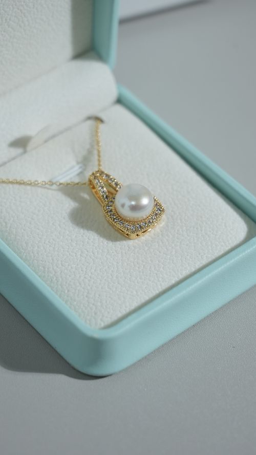 Elegant Pearl Pendant Necklace  | Timeless Beauty for Every Occasion