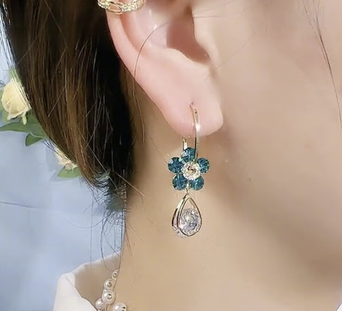 Fashion Flower Crystal Earrings