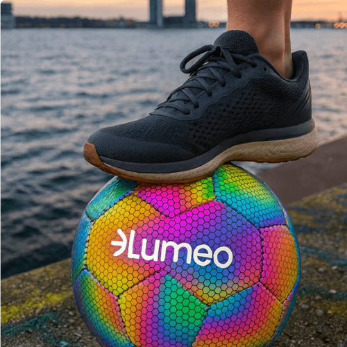 HOLOGRAPHIC GLOWING REFLECTIVE SOCCER BALL⚽