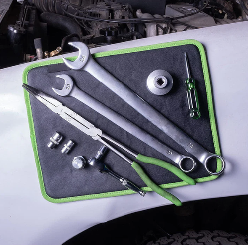 Powerful Magnetic Tool Mat 🚗 – Holds Tools Firm on Bumpy Surfaces, Easy-Clean for Mechanic Workstations