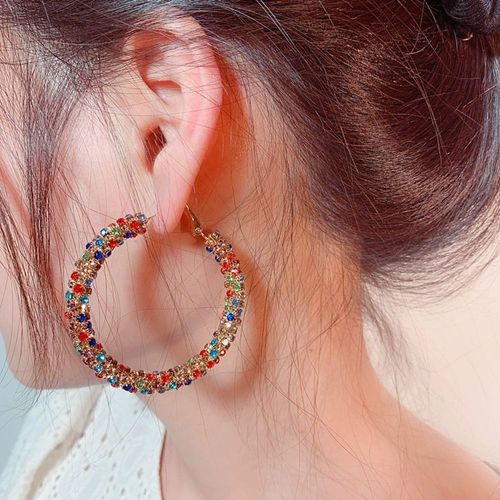 Geometric exaggerated diamond large hoop earrings for women: popular, shining, luxurious and versatile.