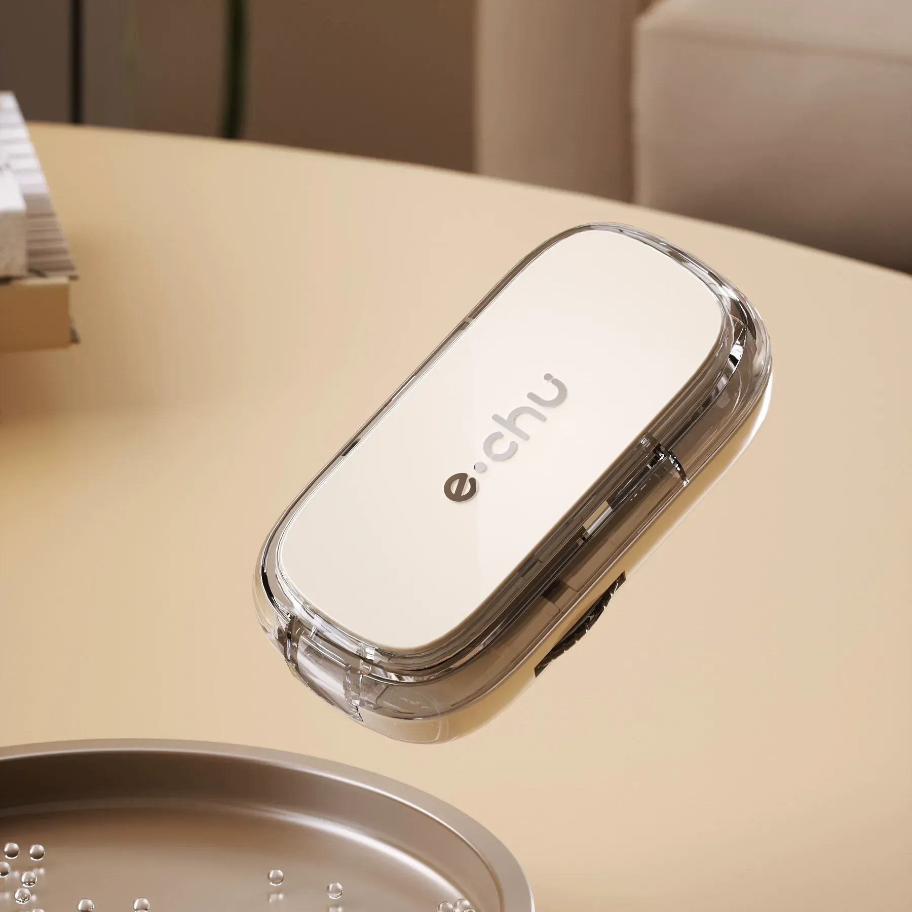 Portable Pill Case with Built-in Cutter for Accurate Halving and Quartering