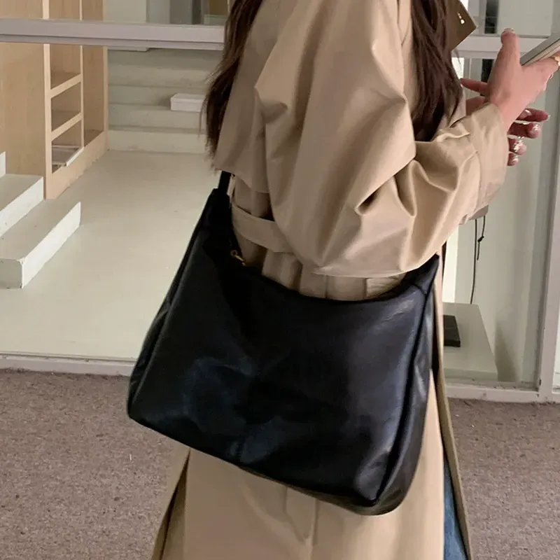 Maillard Tote Bag: Large-Capacity, Versatile Retro Crossbody Bag for Autumn Winter