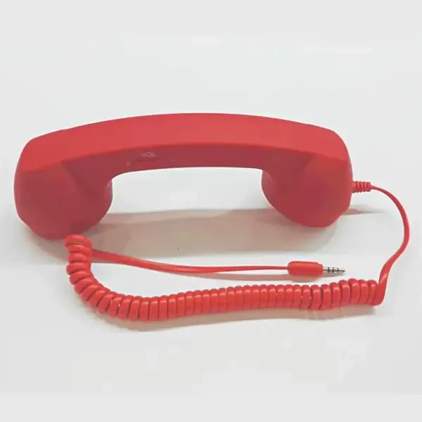 Retro-style communication device   Fun handset-shaped earphone