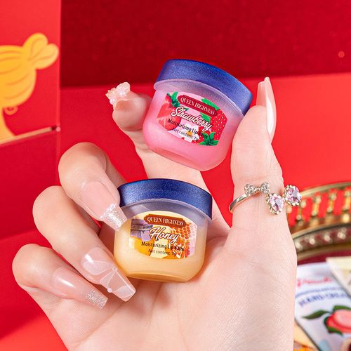 Lipstick and hand cream set