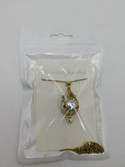 Vintage pearl mesh pocket necklace