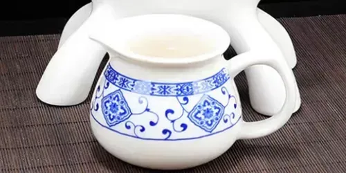Chang'e Tea Infuser by Yue Ruyi