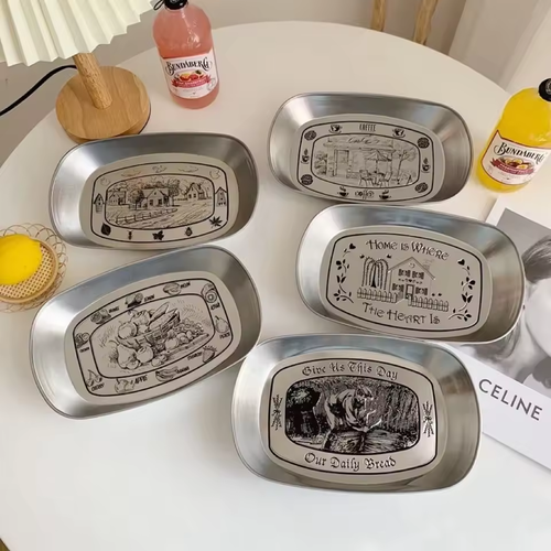 4-Pack Tinplate Trays with Retro Engraved Patterns