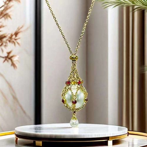 Vintage pearl mesh pocket necklace