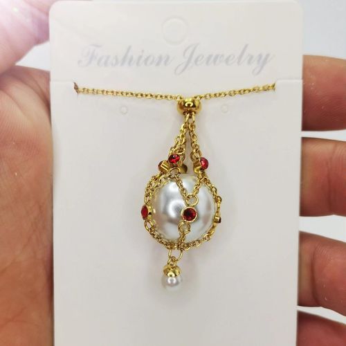 Vintage pearl mesh pocket necklace