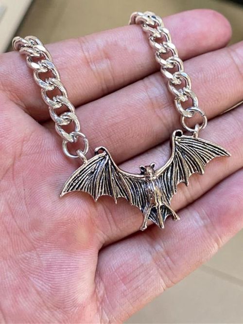 Vintage Bat Design Pendant Necklace, Gothic Style Creative Bat Pendant Necklace, Fashion Accessories for Men & Women, Perfect for Birthday Gift