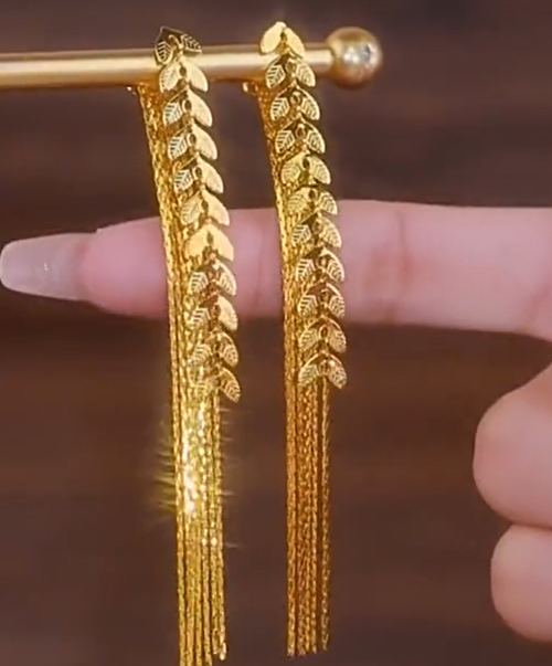 Fashionable women's gold earrings, metal wheat spike long tassel earrings