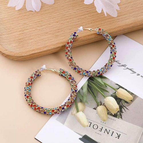 Geometric exaggerated diamond large hoop earrings for women: popular, shining, luxurious and versatile.