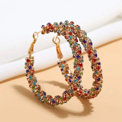 Geometric exaggerated diamond large hoop earrings for women: popular, shining, luxurious and versatile.