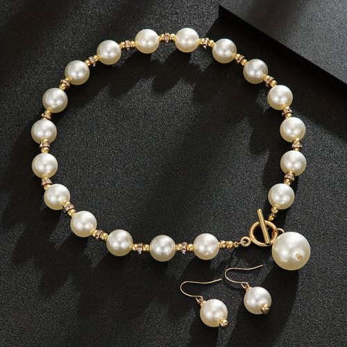 Aura Pearl Collection: Statement Earring and Necklace Set for Effortless Grace