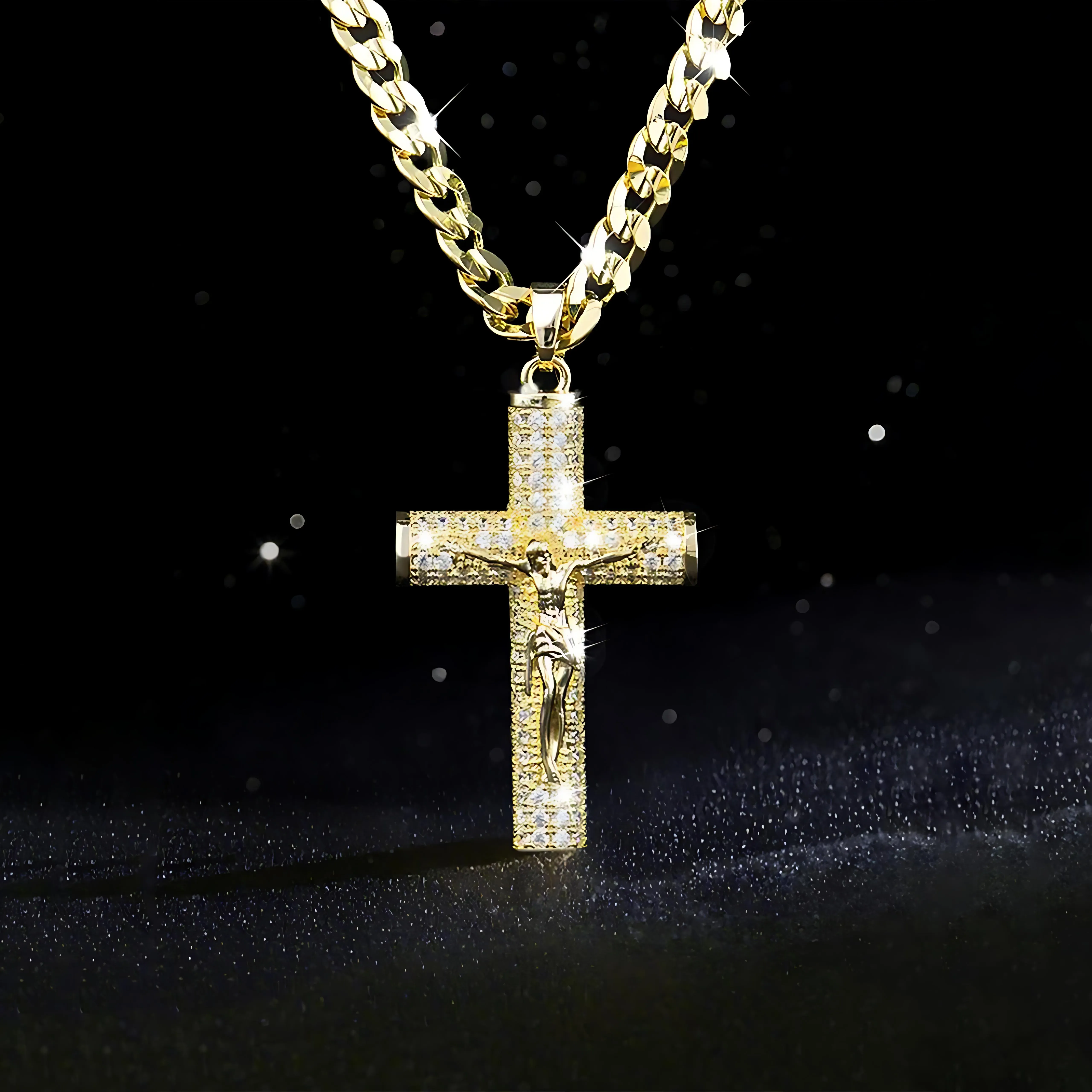 Luxurious Gold-Plated Cross Pendant Necklace with Sparkling Accents – Timeless Symbol of Faith and Elegance for Every Occasion