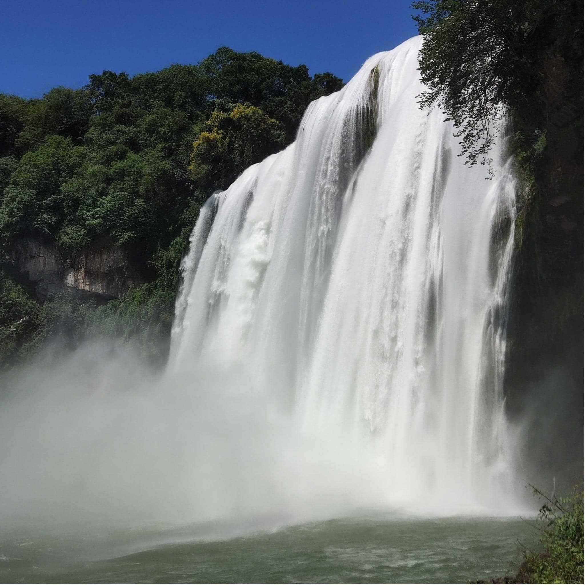 When Waterfalls Have No Retreat: Cultivating Extraordinary Lives with Feng Shui Support