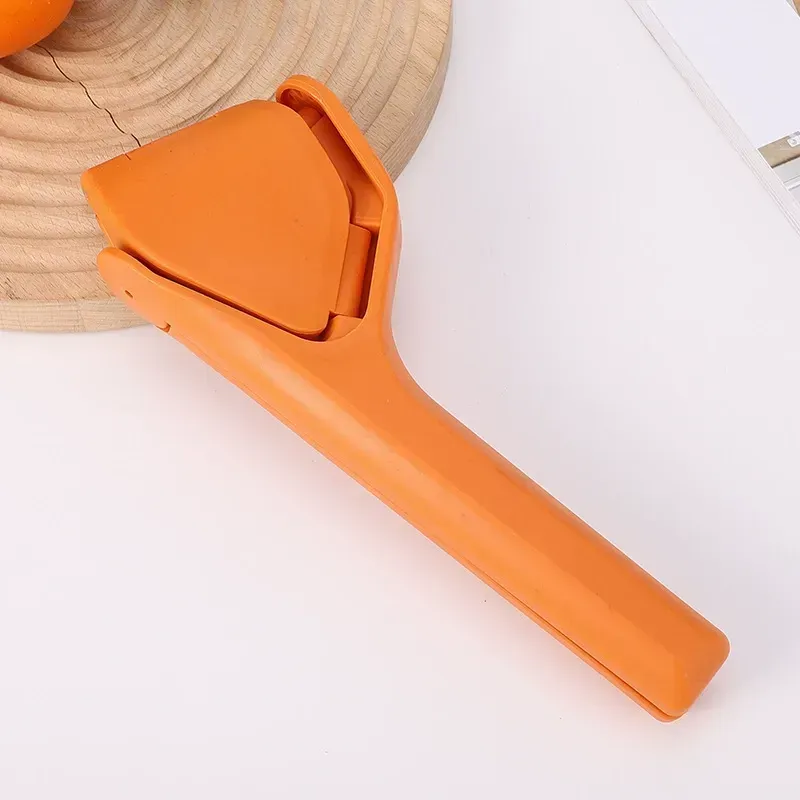 Lemon Juicer, Household Fruit Juice Press, Portable Manual Lemon Squeezer